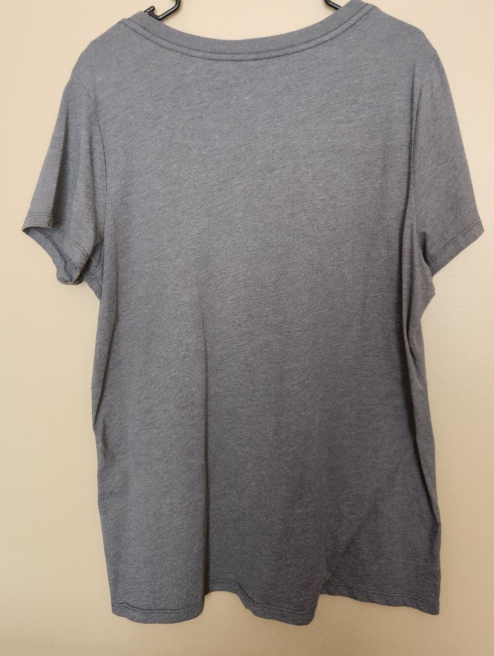 torrid Gray Scoop Neck Tee with Purple Rose Sugar Skull Graphic - Picture 2 of 2